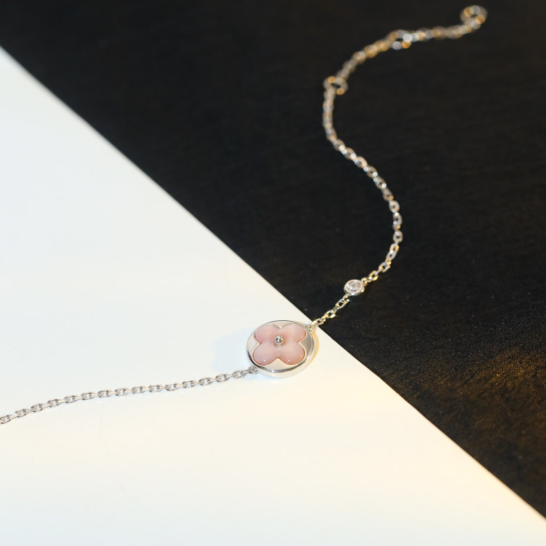 [AuraEcho Jewelry]SUN MOTIF PINK MOP SILVER BRACELET